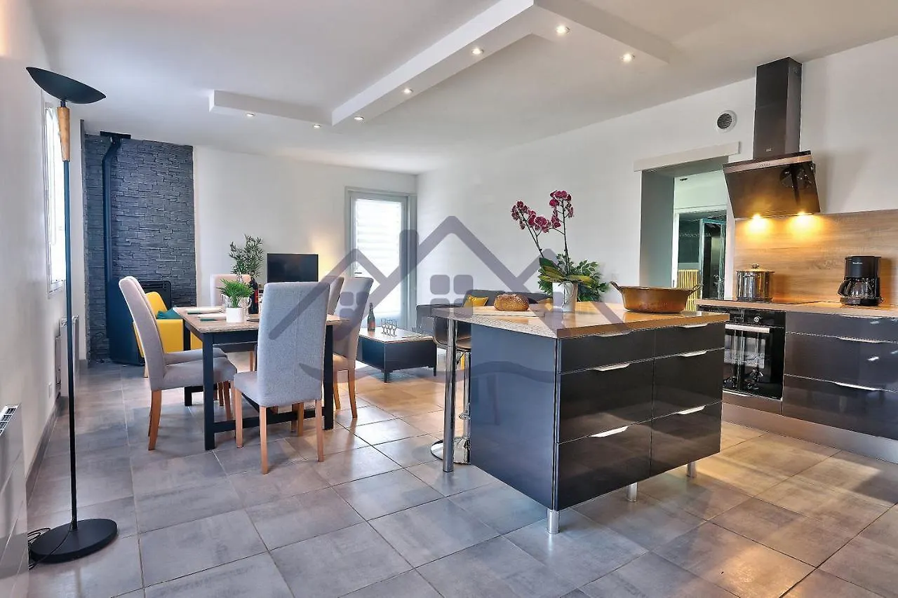 Holiday home Kerbraz: Duplex Maison with Garden in Le Guilvinec Villa