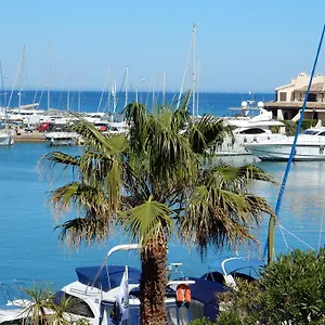 https://les-marines-de-cogolin.fr-provencehotel.com